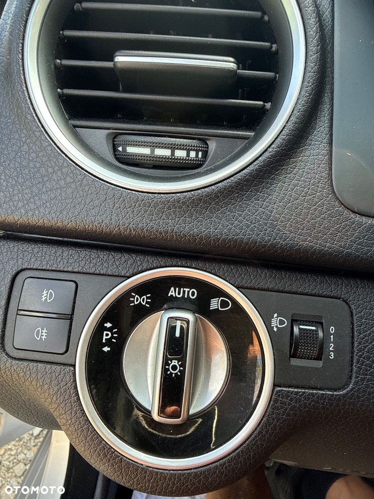 Mercedes-Benz Klasa C 200 CDI DPF (BlueEFFICIENCY) - 21