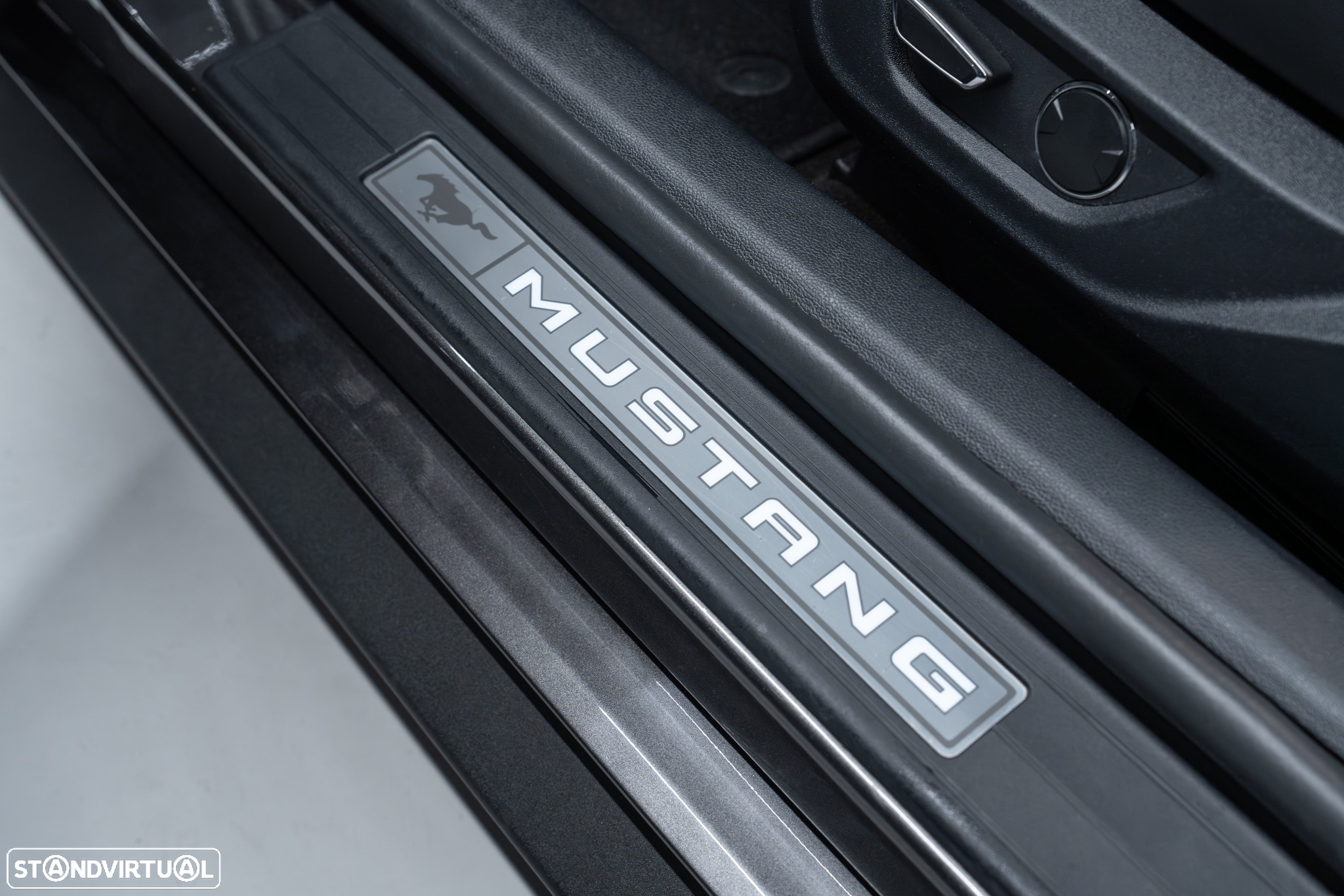 Ford Mustang Cabrio 2.3 Eco Boost - 21