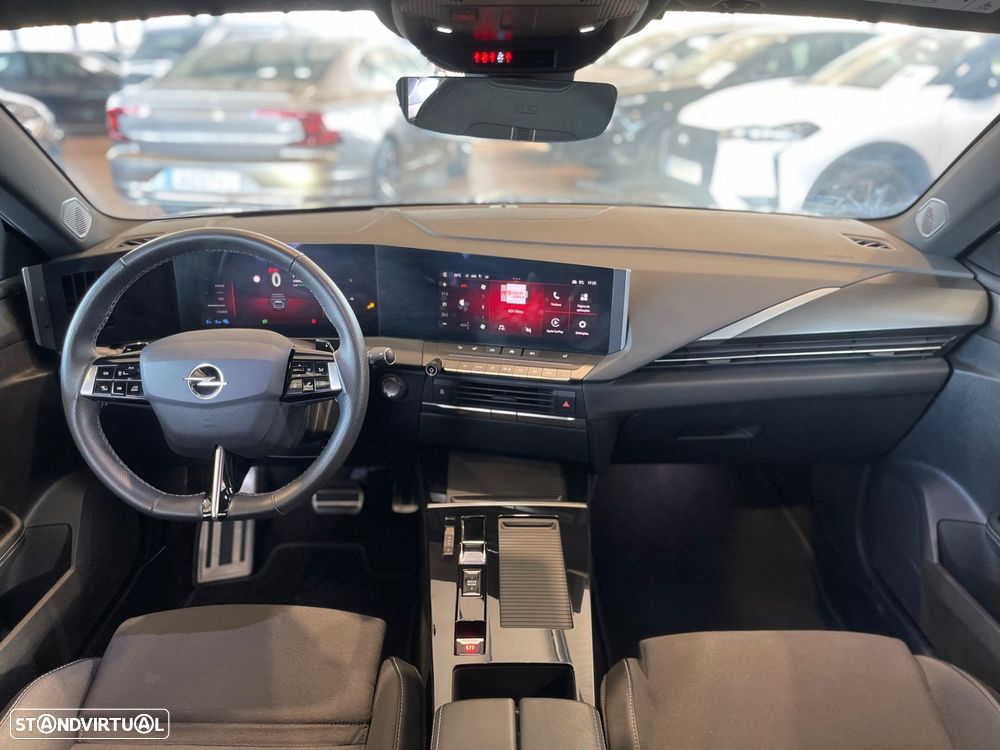 Opel Astra Sports Tourer - 32