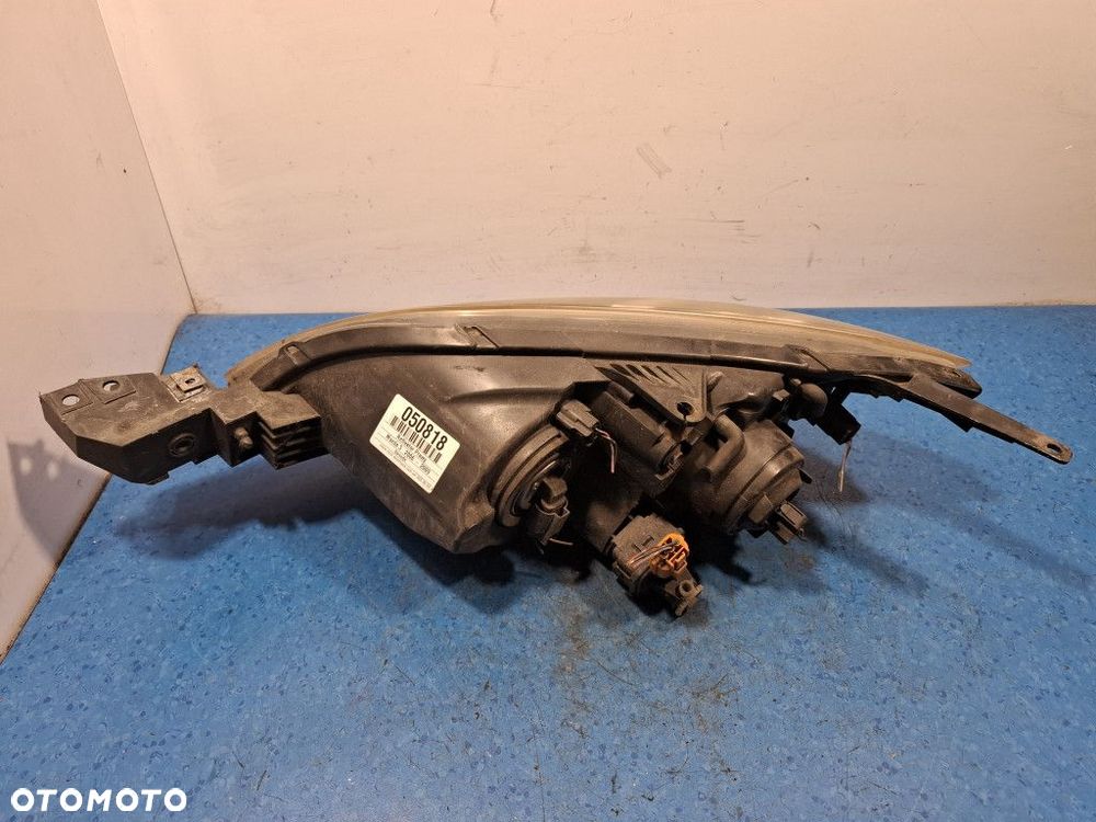 MAZDA 3 REFLEKTOR PRAWY - 4