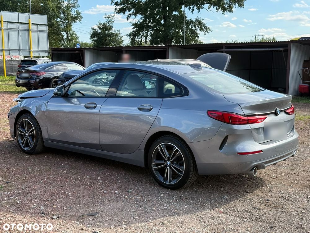BMW Seria 2 218i - 11