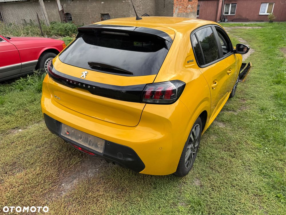 Peugeot 208 1.2 mHEV Style e-DCS6 - 8