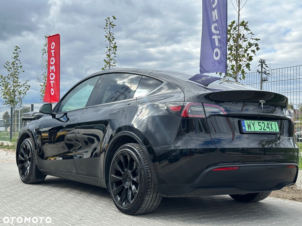 Tesla Y Performance AWD - 12