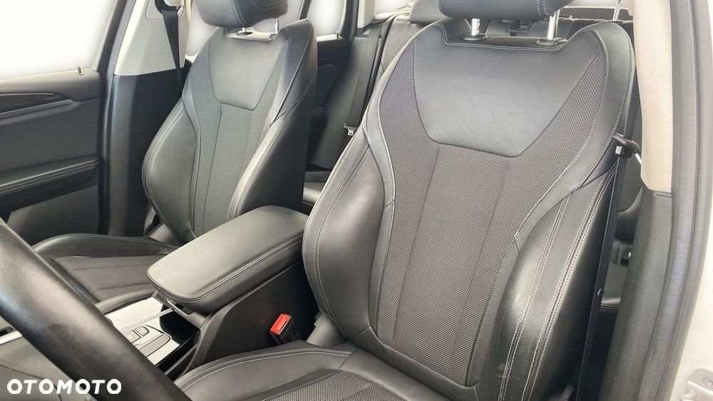 BMW X3 xDrive20d MHEV xLine - 17