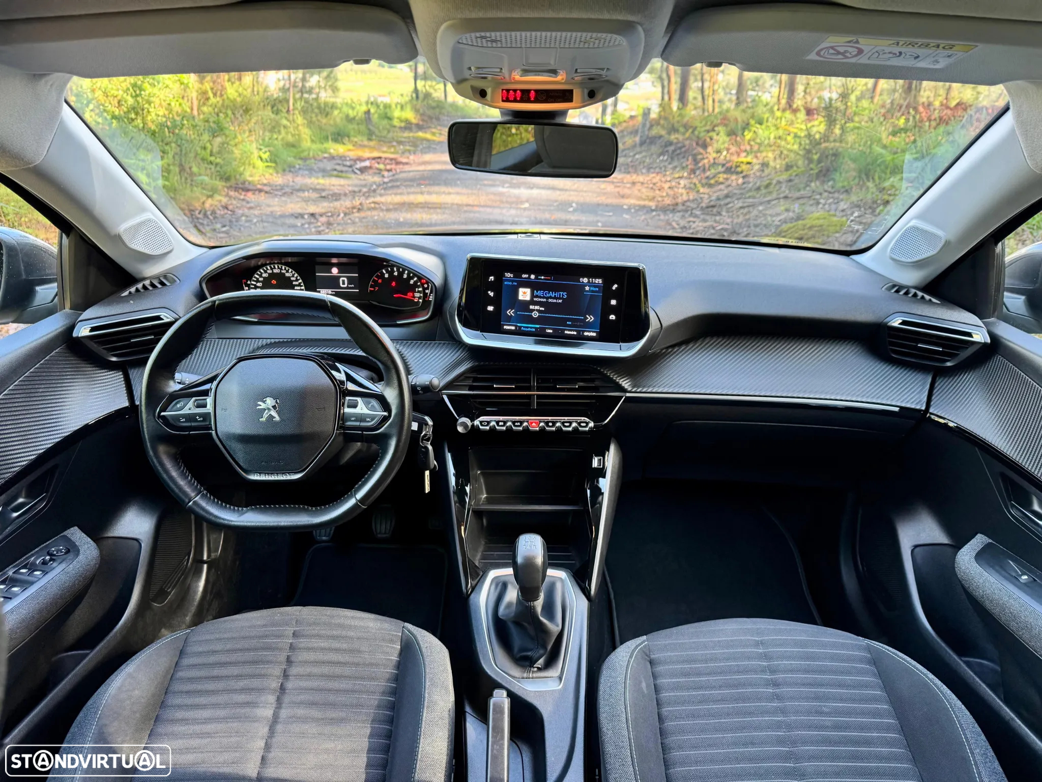 Peugeot 208 1.2 PureTech SE Style - 8
