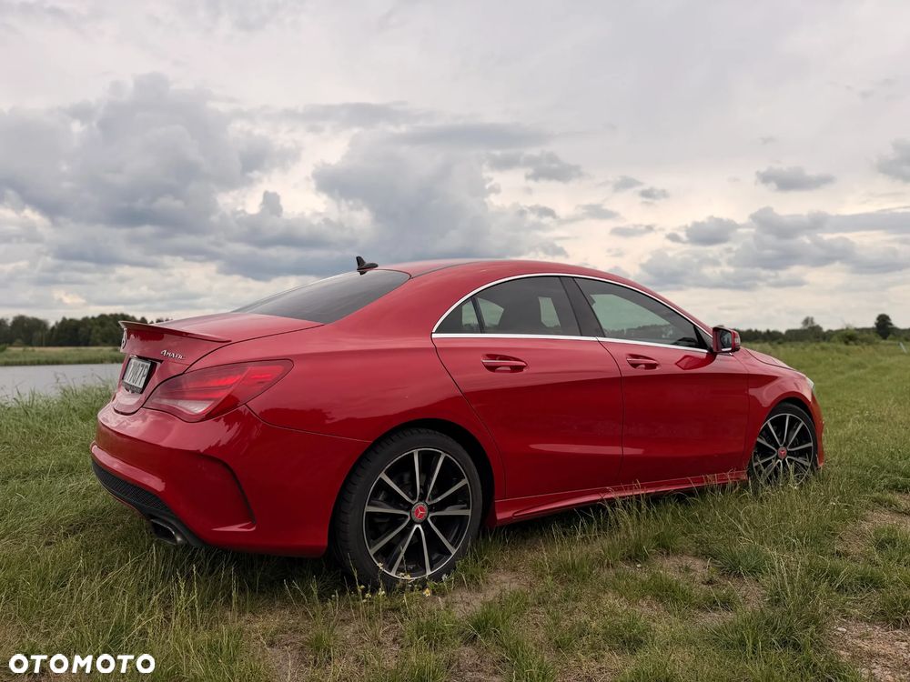 Mercedes-Benz CLA 250 4Matic 7G-DCT AMG Line - 17