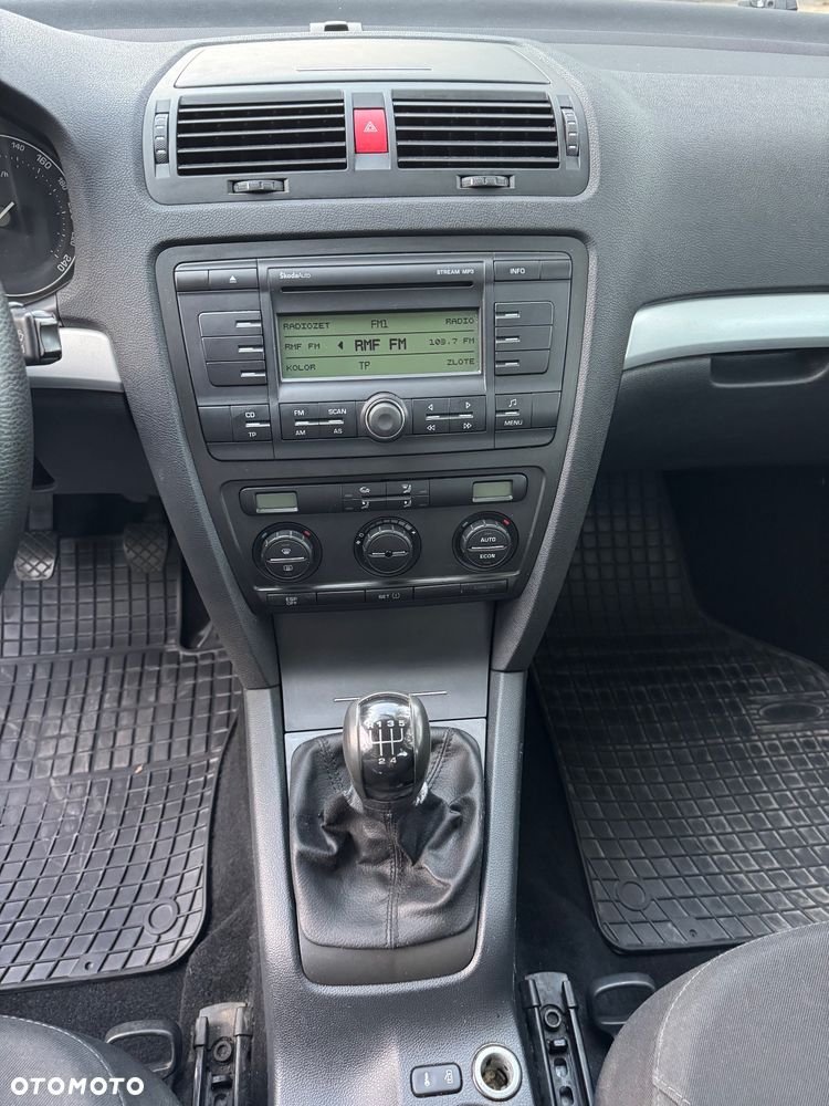 Skoda Octavia 1.6 Ambiente EU5 - 30