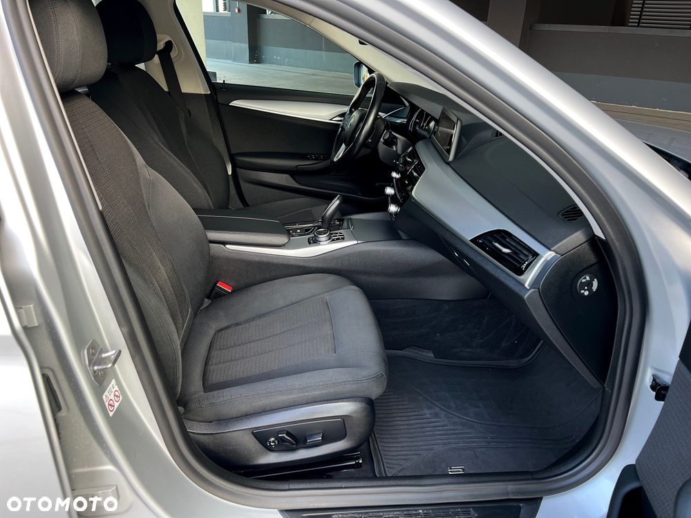 BMW Seria 5 530d xDrive Sport Line - 37