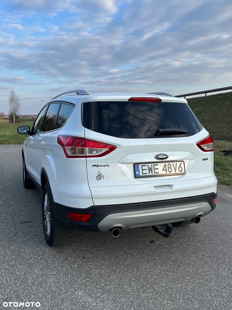 Ford Kuga 1.6 EcoBoost 2x4 Titanium - 4