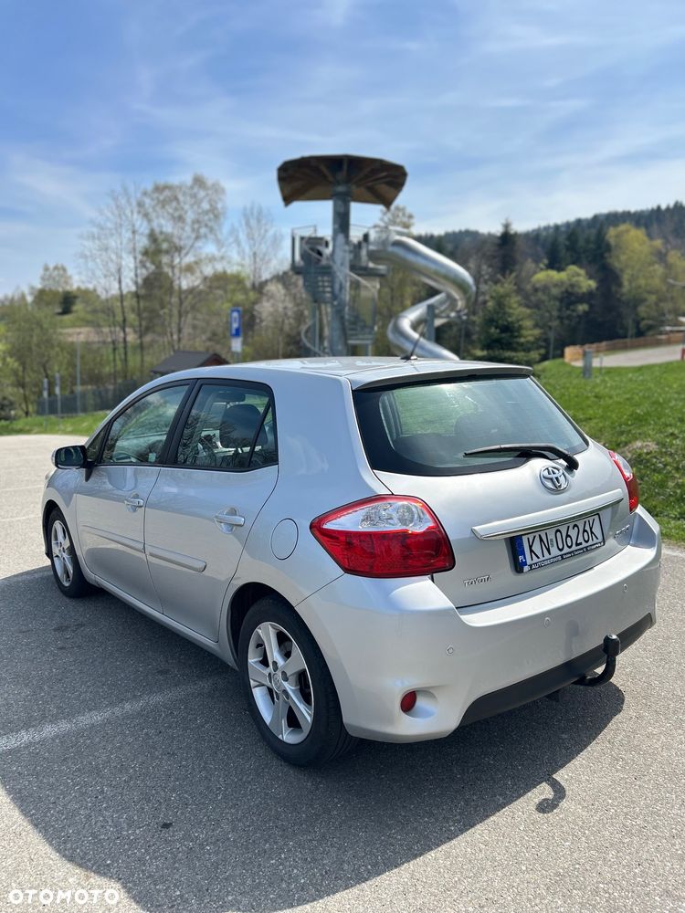 Toyota Auris 2.0 D-4D 2010 - 2