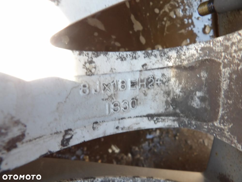 BMW - F01,F07 - FELGA ALUMINIOWA - 8Jx18EH2+ - IS30 - 6775777 - 3