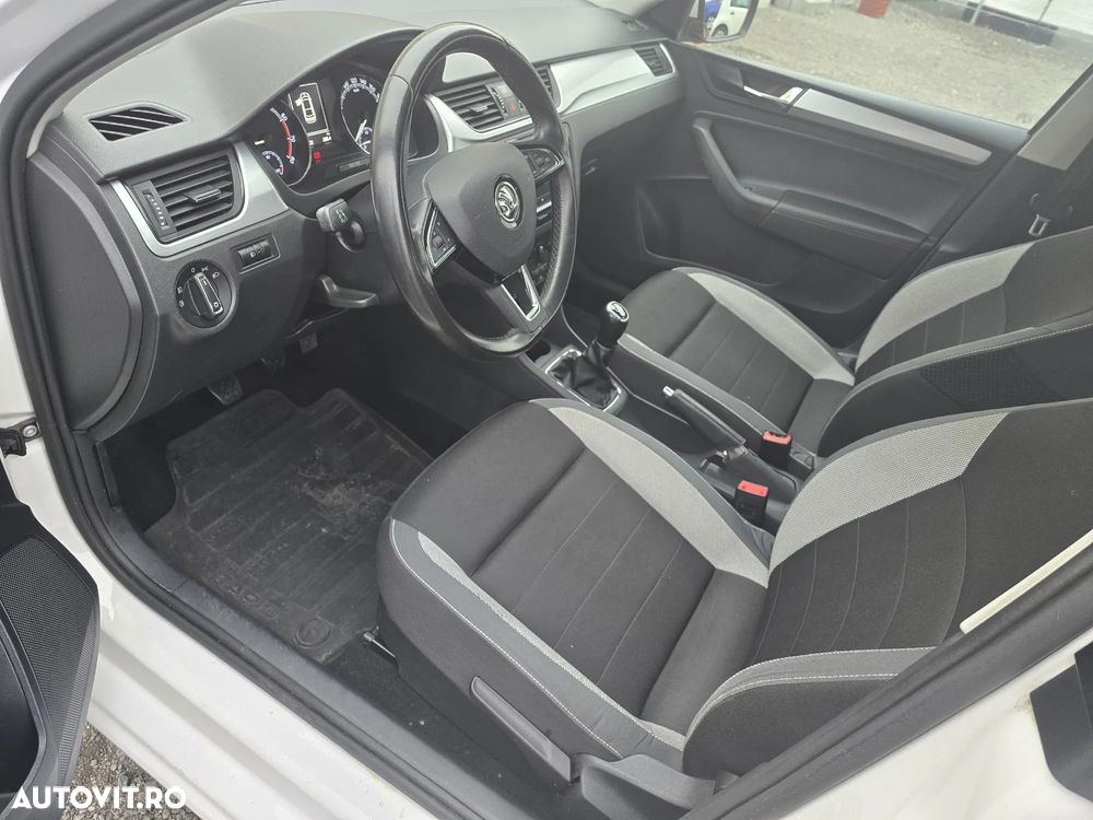 Skoda RAPID 1.0 TSI Style - 12