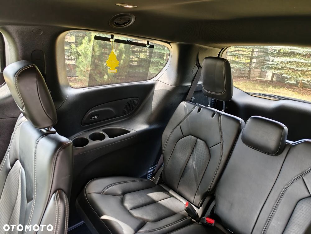 Chrysler Pacifica - 20