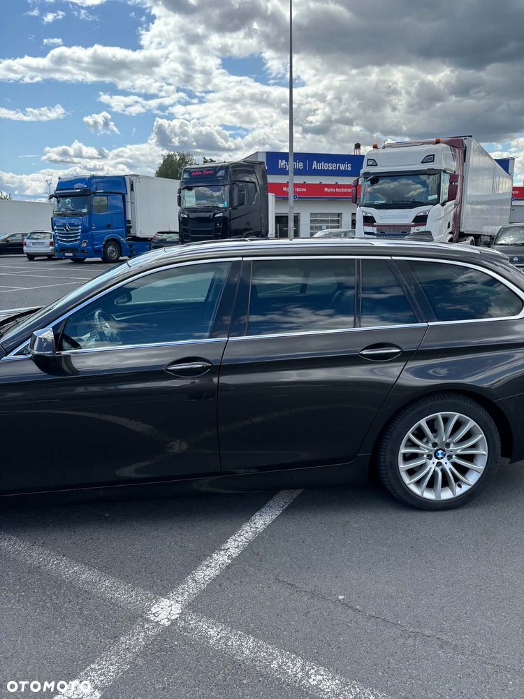 BMW Seria 5 525d - 8