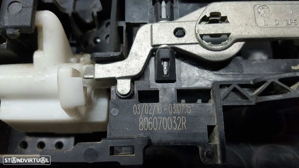 PUXADOR EXTERIOR TRASEIRO ESQUERDO RENAULT MEGANE III BERLINA 5 P BOSE EDITION - 2