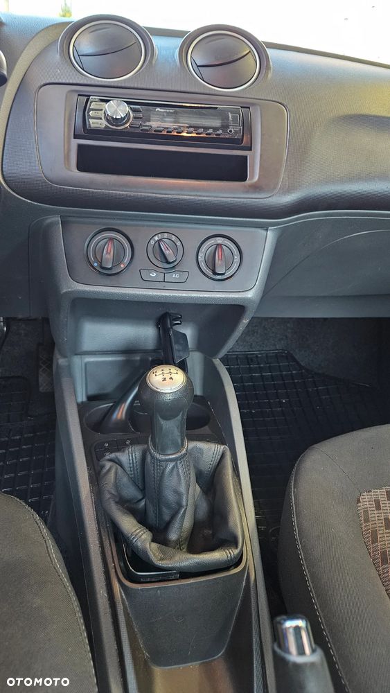 Seat Ibiza 1.4 16V Reference - 8