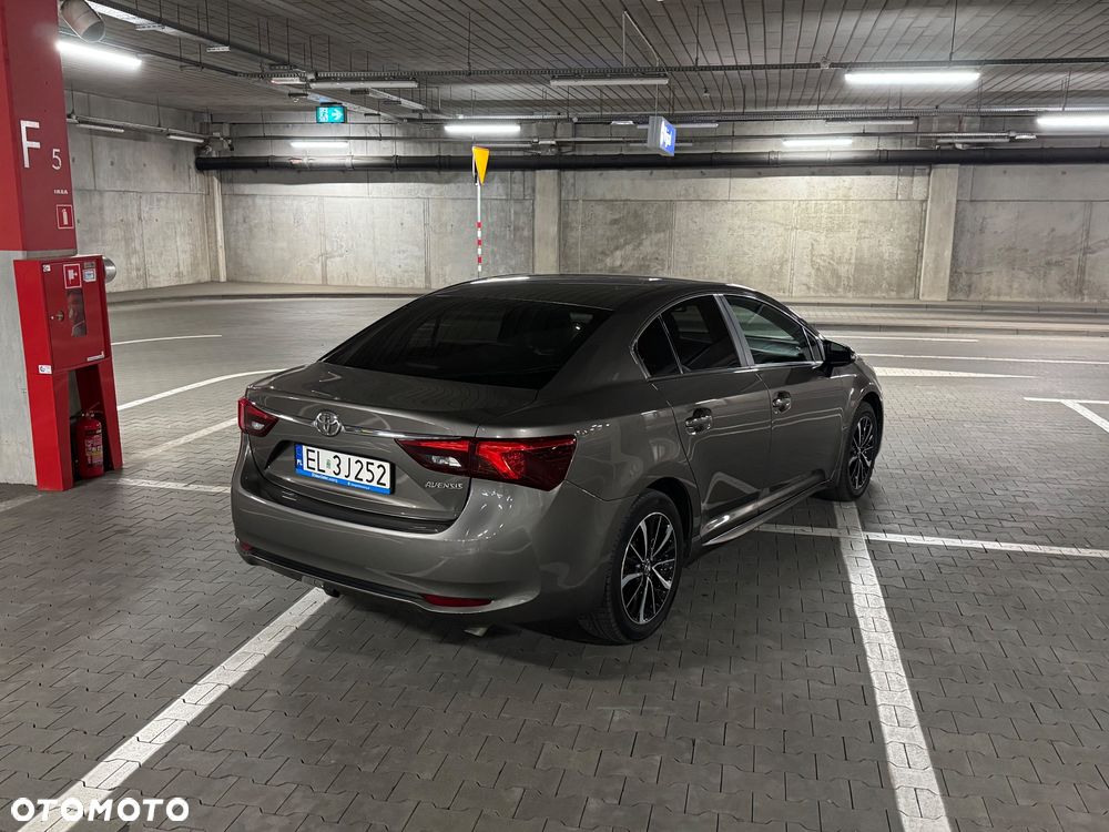 Toyota Avensis 2.0 D-4D Prestige - 9