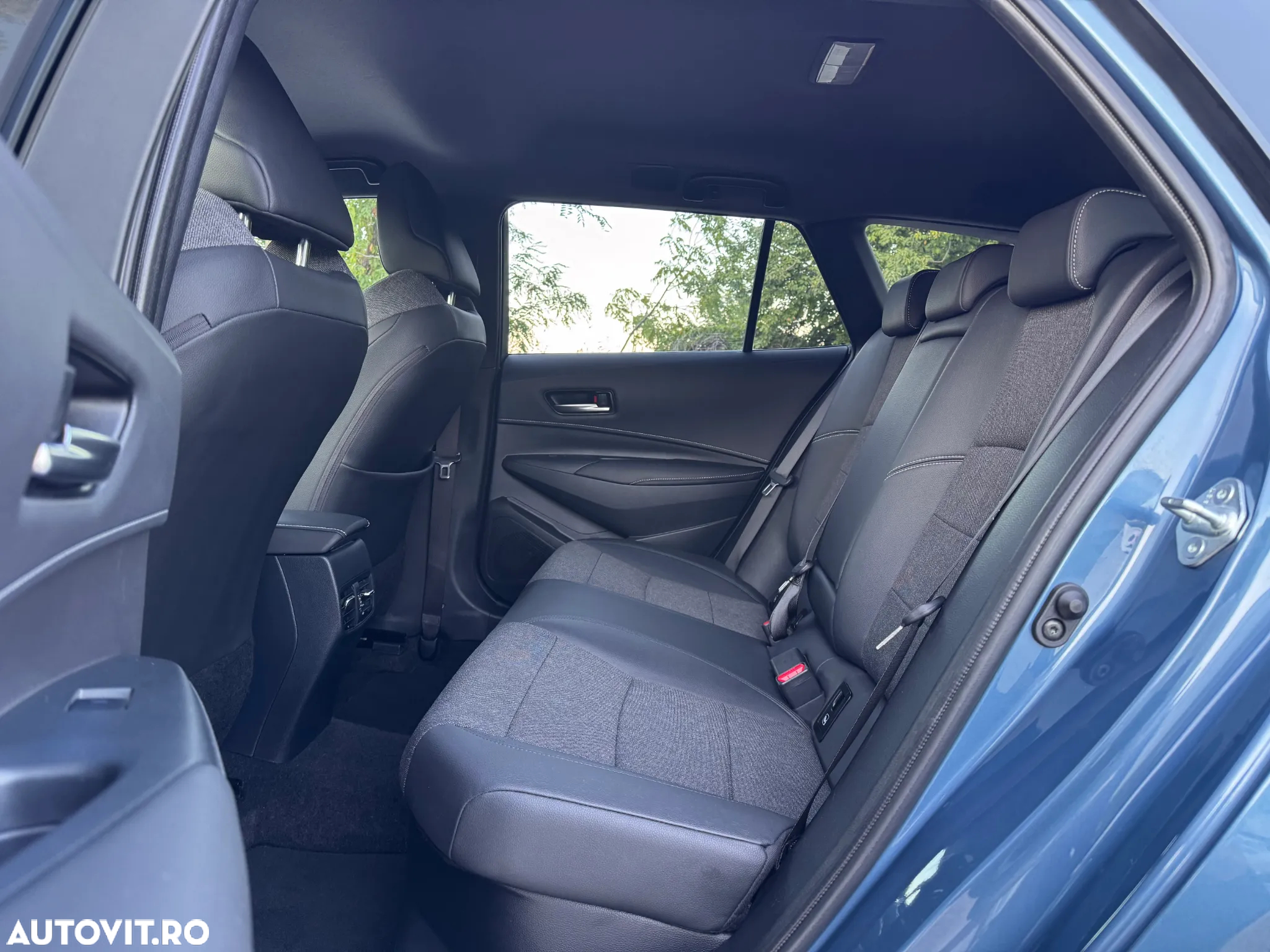 Toyota Corolla Sedan 1.8 HSD Exclusive - 13
