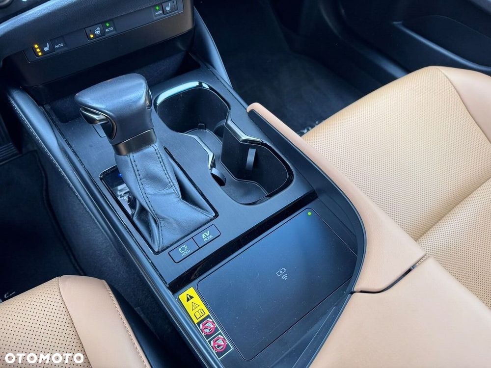 Lexus ES - 24