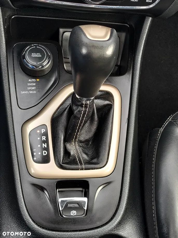 Jeep Cherokee 3.2 V6 Active Drive I Limited - 26