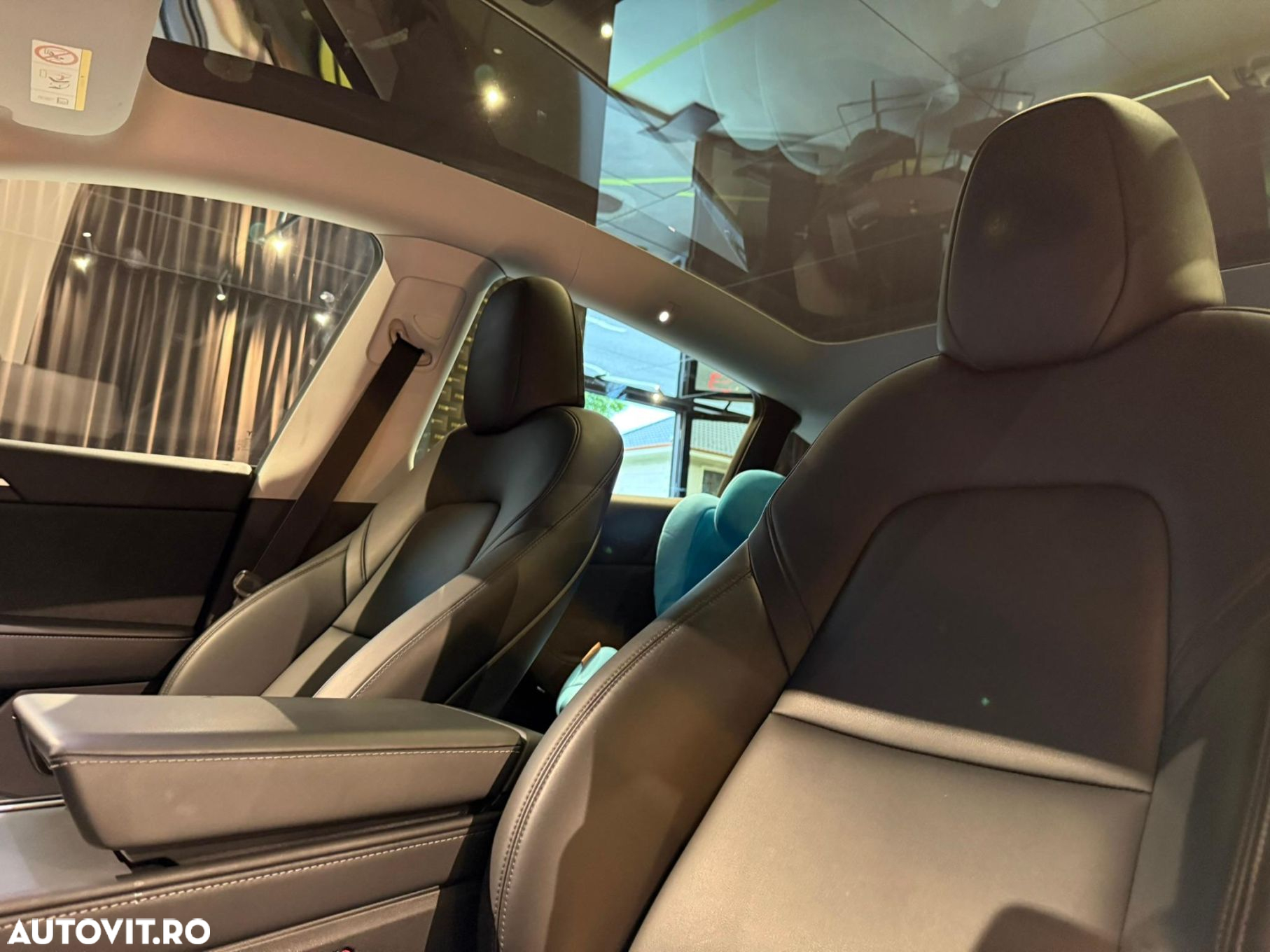 Tesla Model Y Long Range Dual Motor AWD - 12