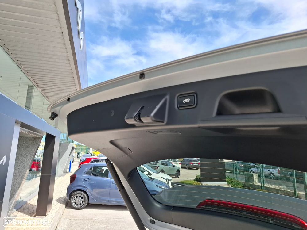 Kia Ceed SW 1.6 CRDi TX+SRF - 17