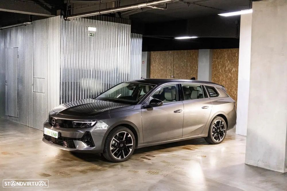 Opel Astra Sports Tourer - 2