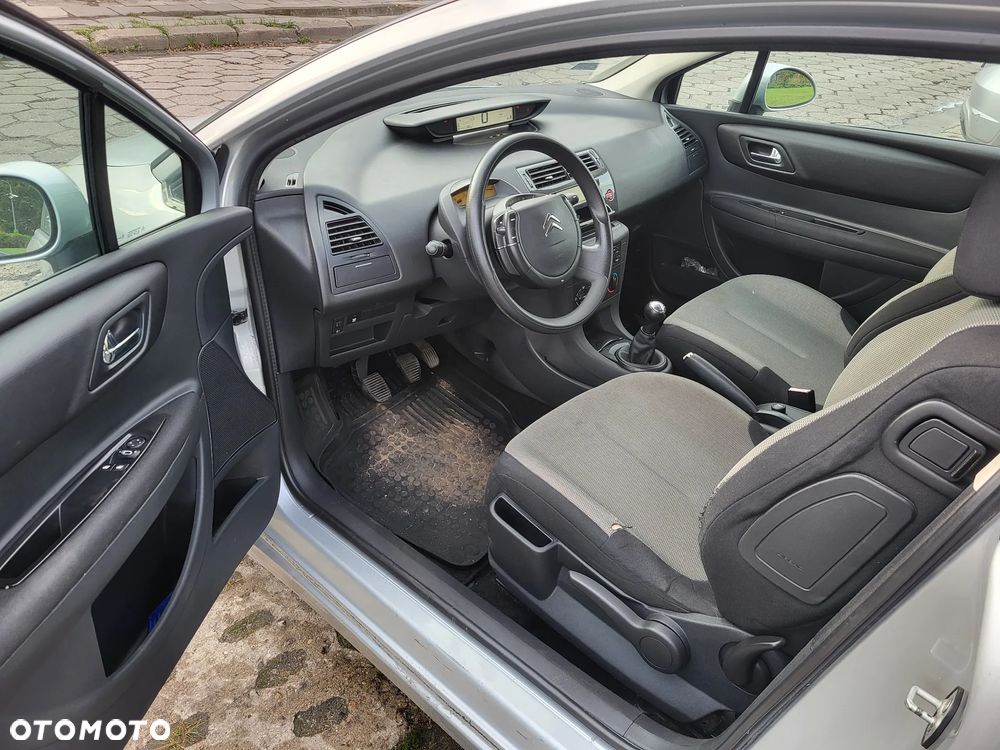 Citroën C4 1.4 16V Advance - 5