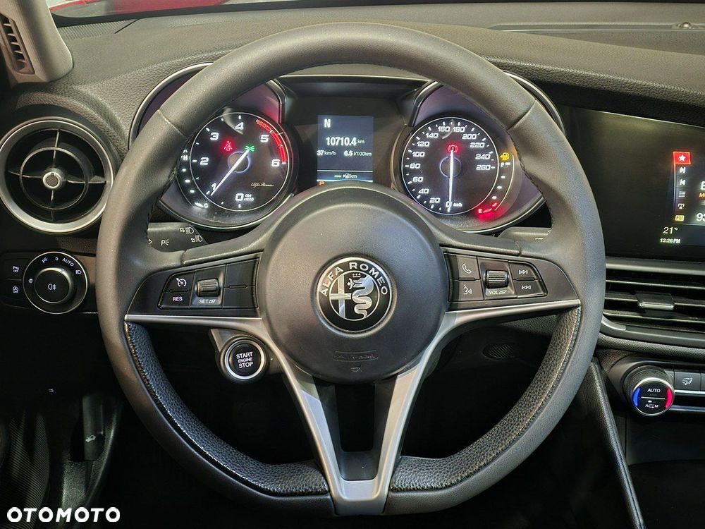 Alfa Romeo Giulia - 21