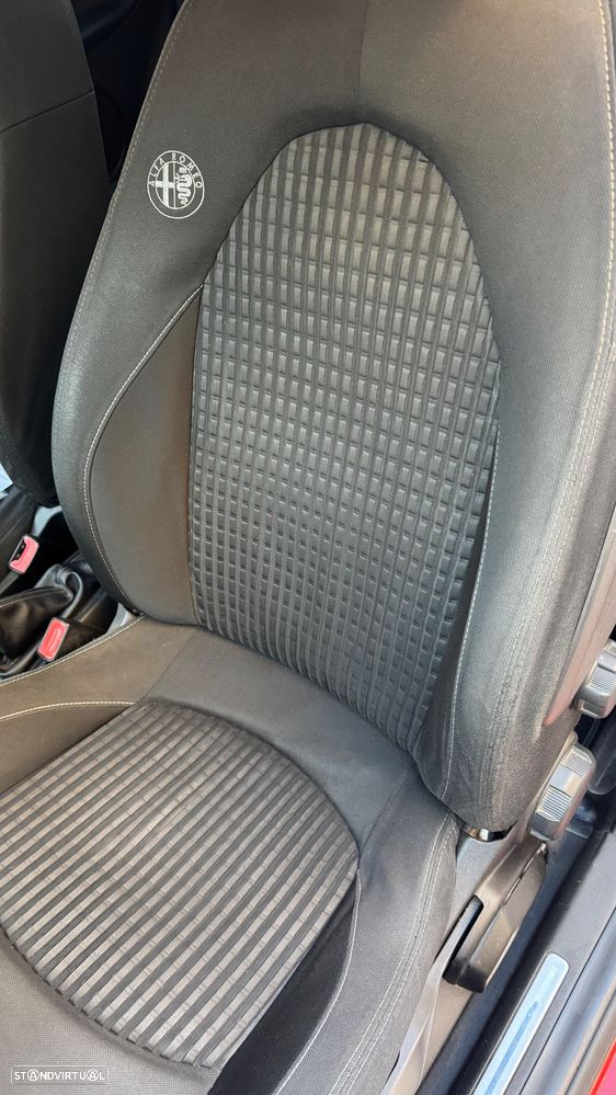 Alfa Romeo MiTo 1.6 JTD Distinctive - 8