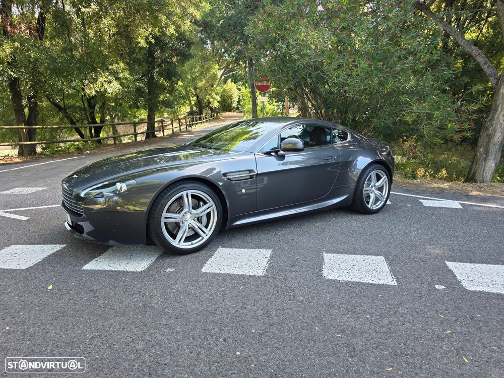 Aston Martin Vantage Coupe Sportshift - 2