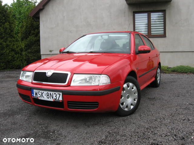 Skoda Octavia 1.6 Ambiente - 4