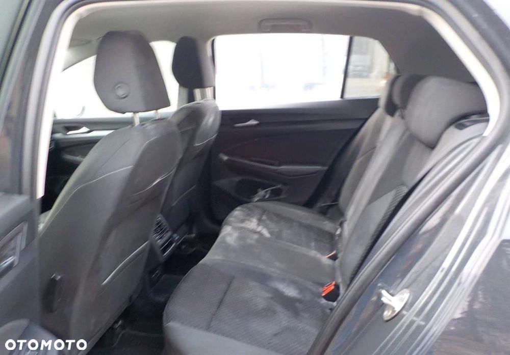 Volkswagen Golf - 24