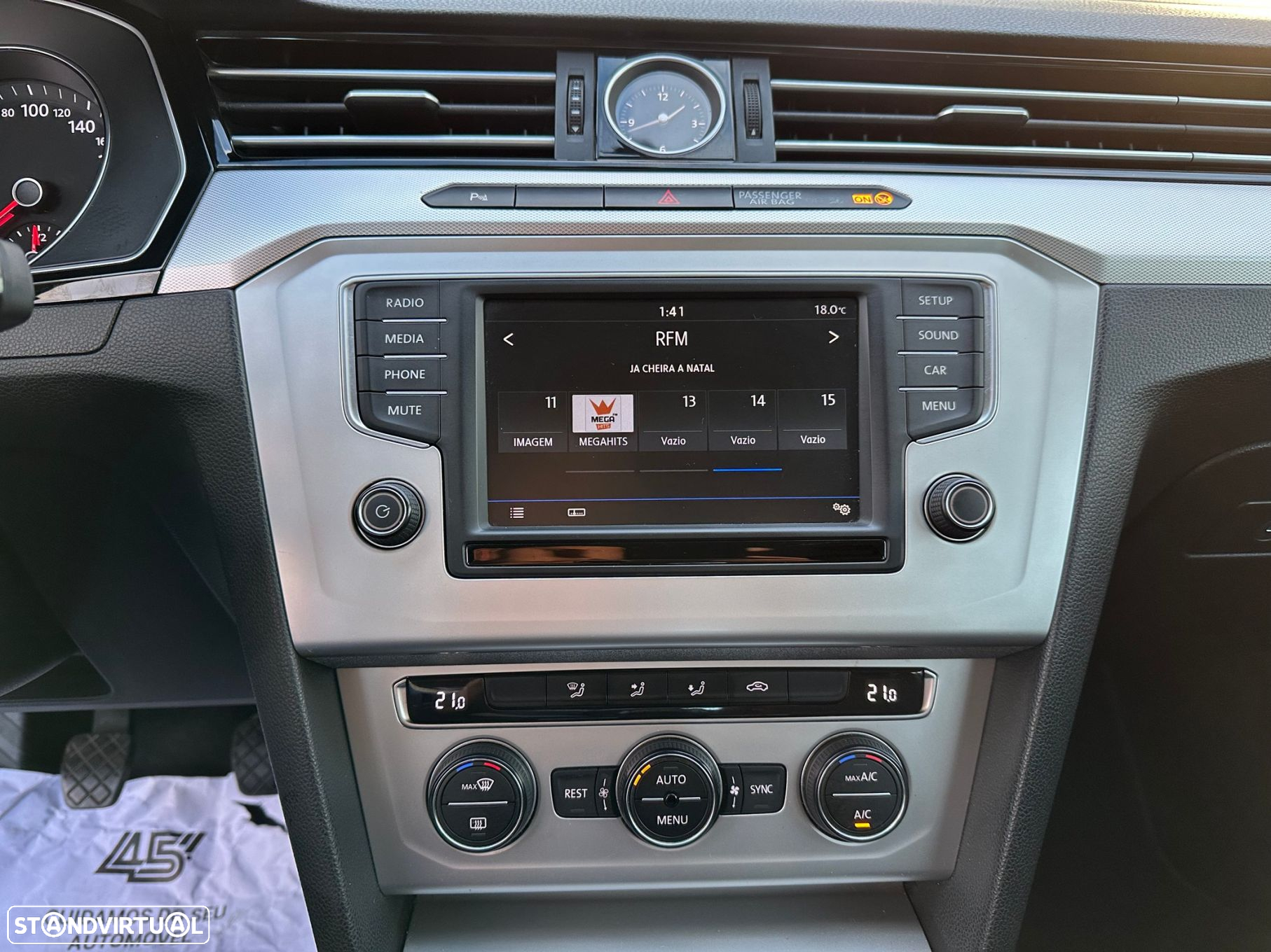 VW Passat Variant 1.6 TDI BlueMotion - 23