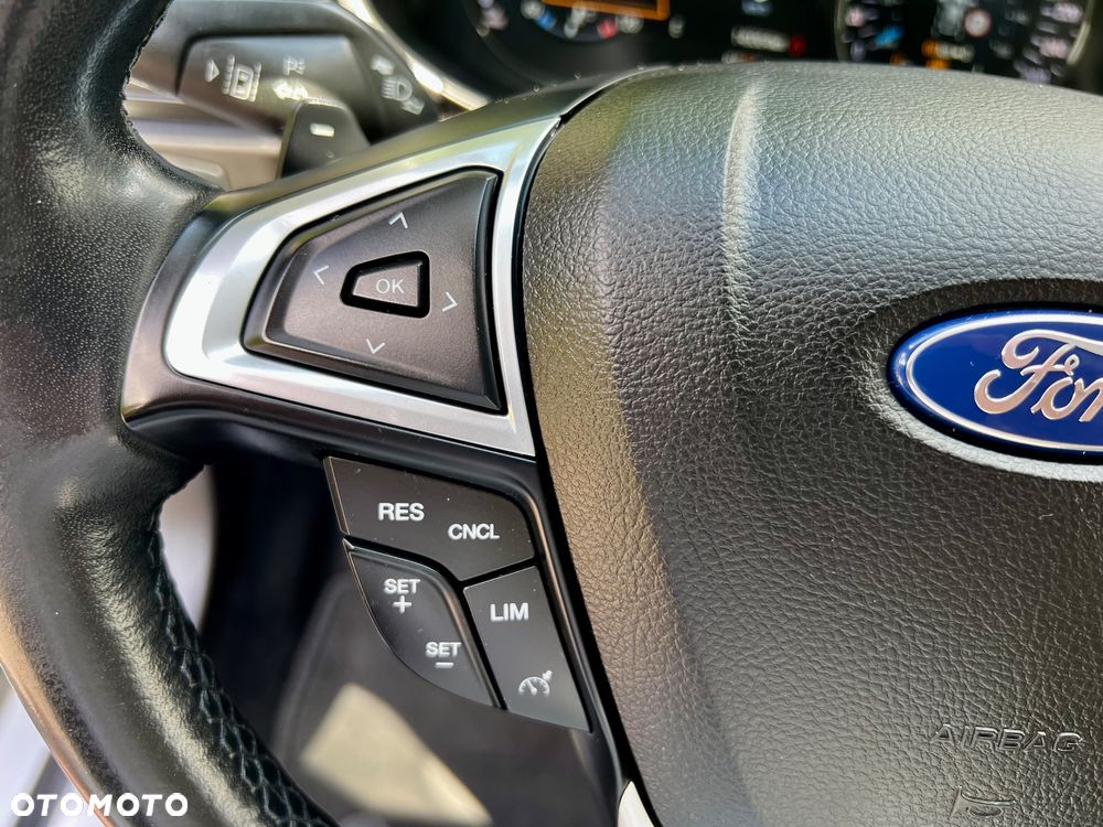 Ford Mondeo 2.0 EcoBlue Titanium - 24