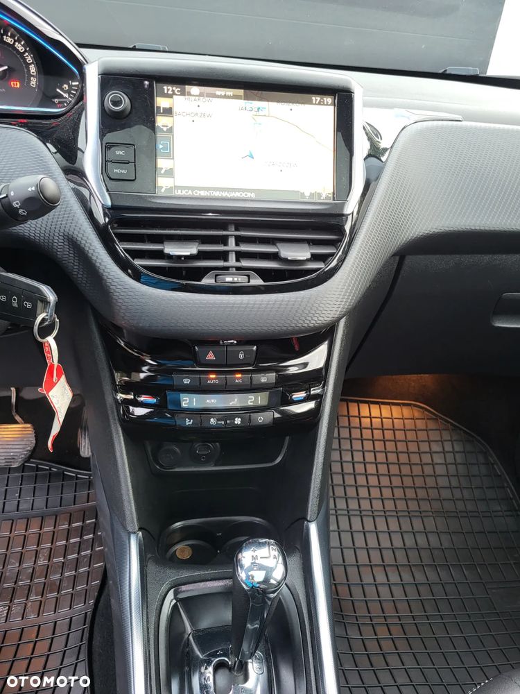 Peugeot 2008 - 13