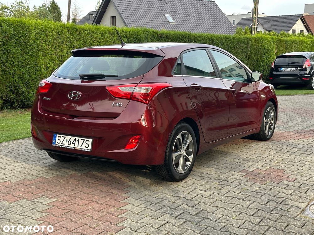 Hyundai i30 blue 1.4 Style - 10