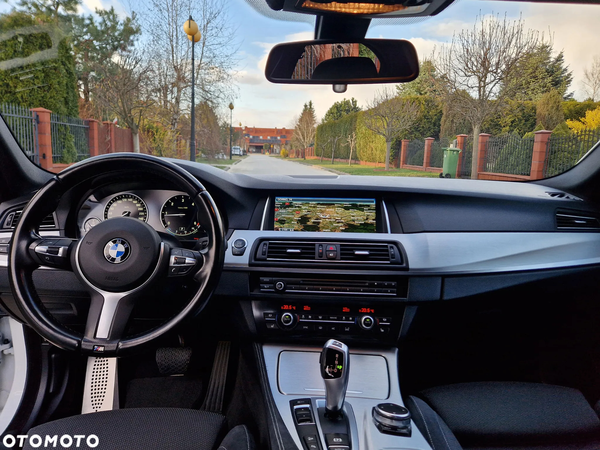 BMW Seria 5 525d xDrive - 28