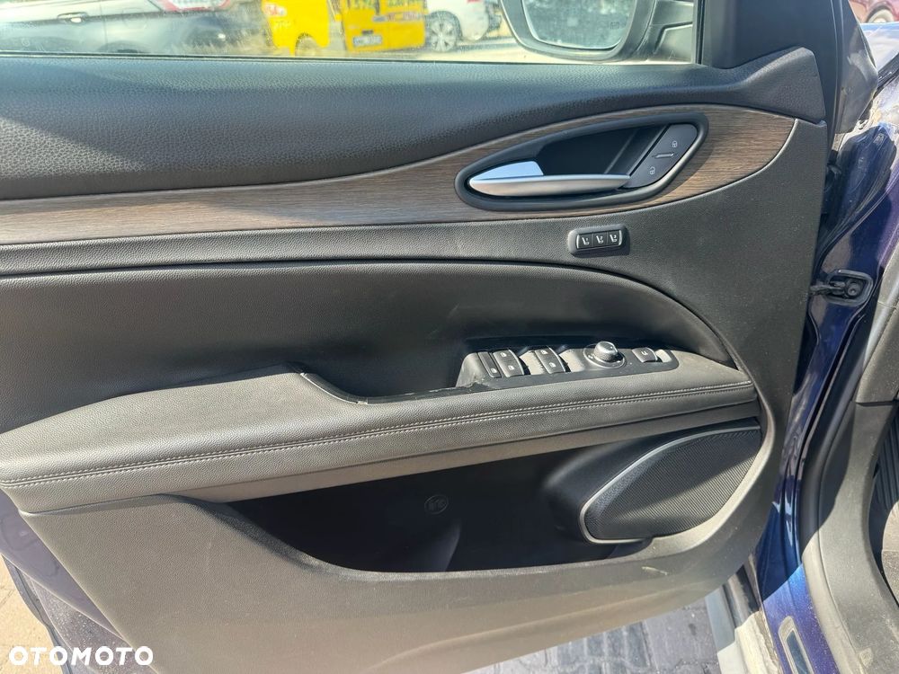 Alfa Romeo Stelvio - 9