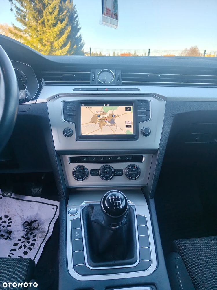 Volkswagen Passat 2.0 TDI (BlueMotion Technology) Comfortline - 14