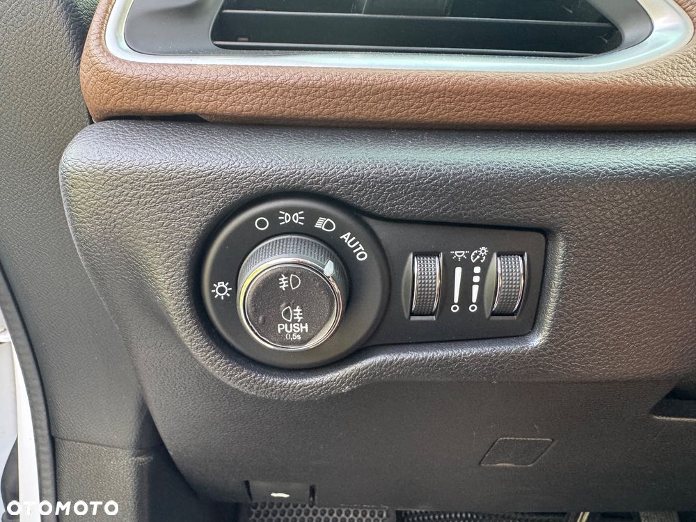 Chrysler Pacifica - 31