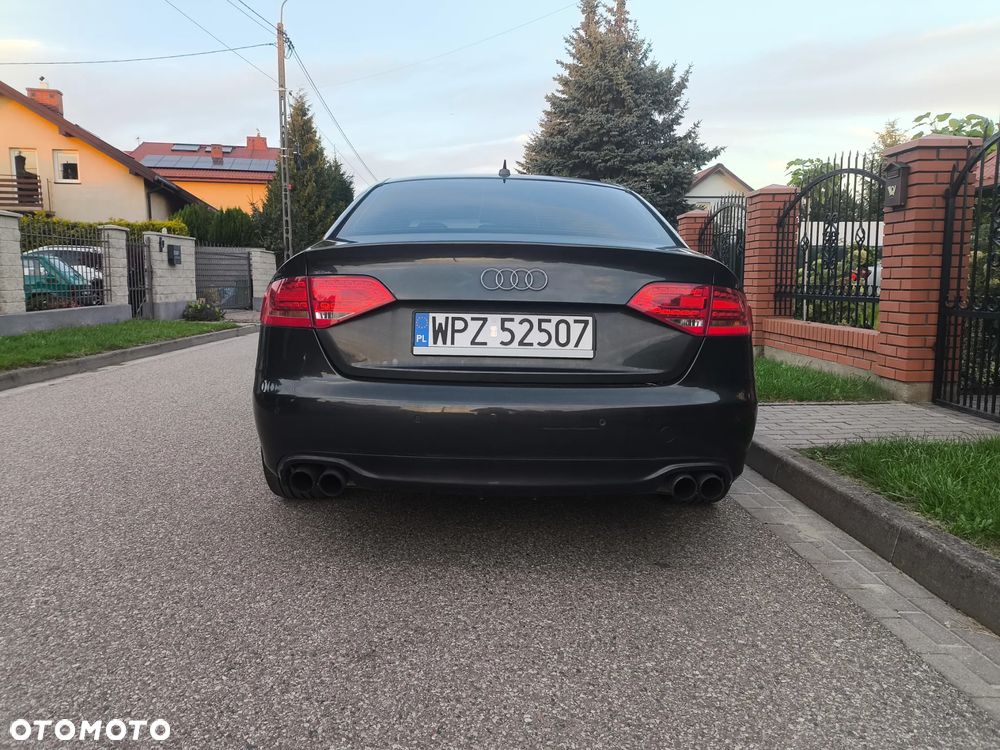 Audi A4 Limousine - 6