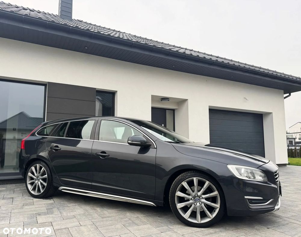 Volvo V60 D4 Geartronic Summum - 35