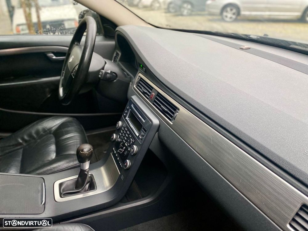 Volvo V70 2.0 D Momentum - 20