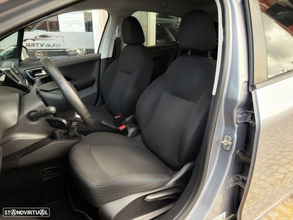 Peugeot 208 1.2 PureTech Signature - 7