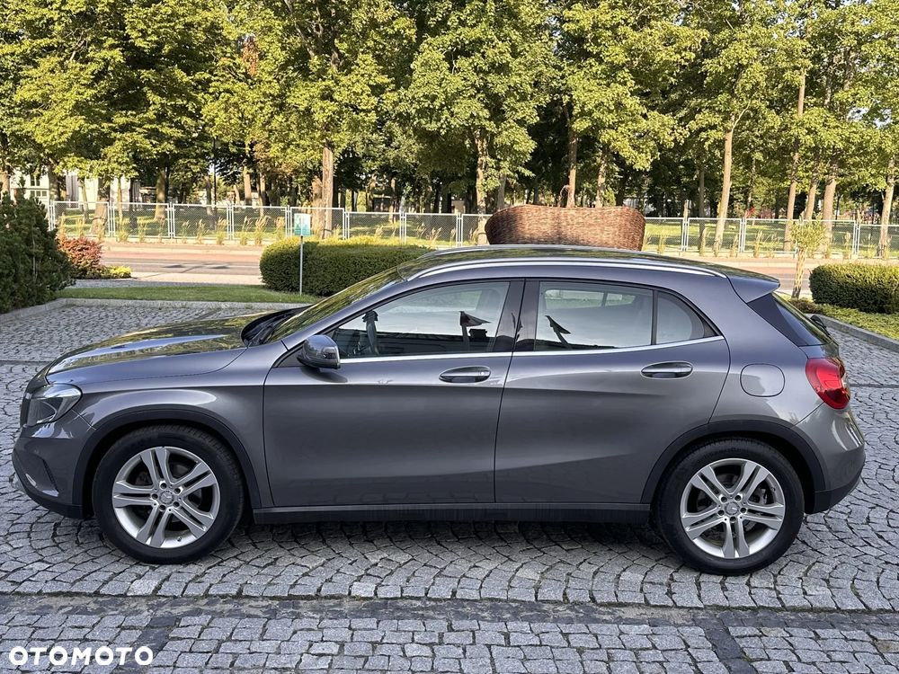 Mercedes-Benz GLA 200 7G-DCT - 7