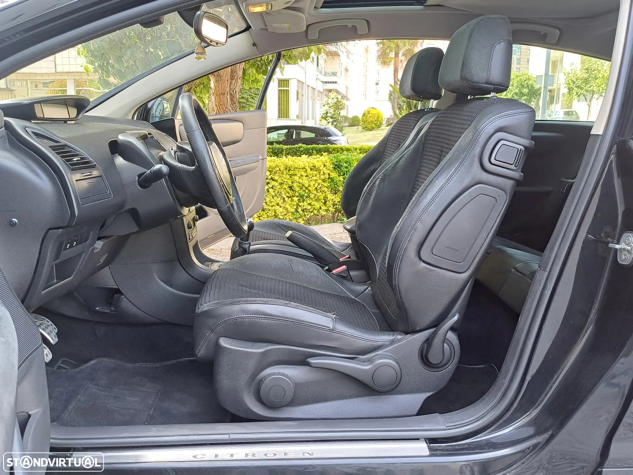 Citroën C4 Coupé 1.6 HDi 110 VTR - 29