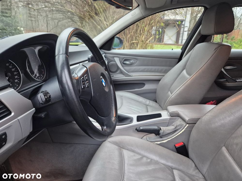 BMW Seria 3 325i - 11
