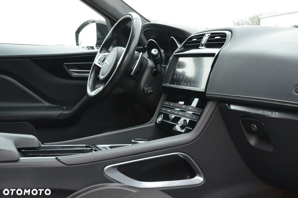 Jaguar F-Pace 2.0 i4P AWD R-Sport - 21
