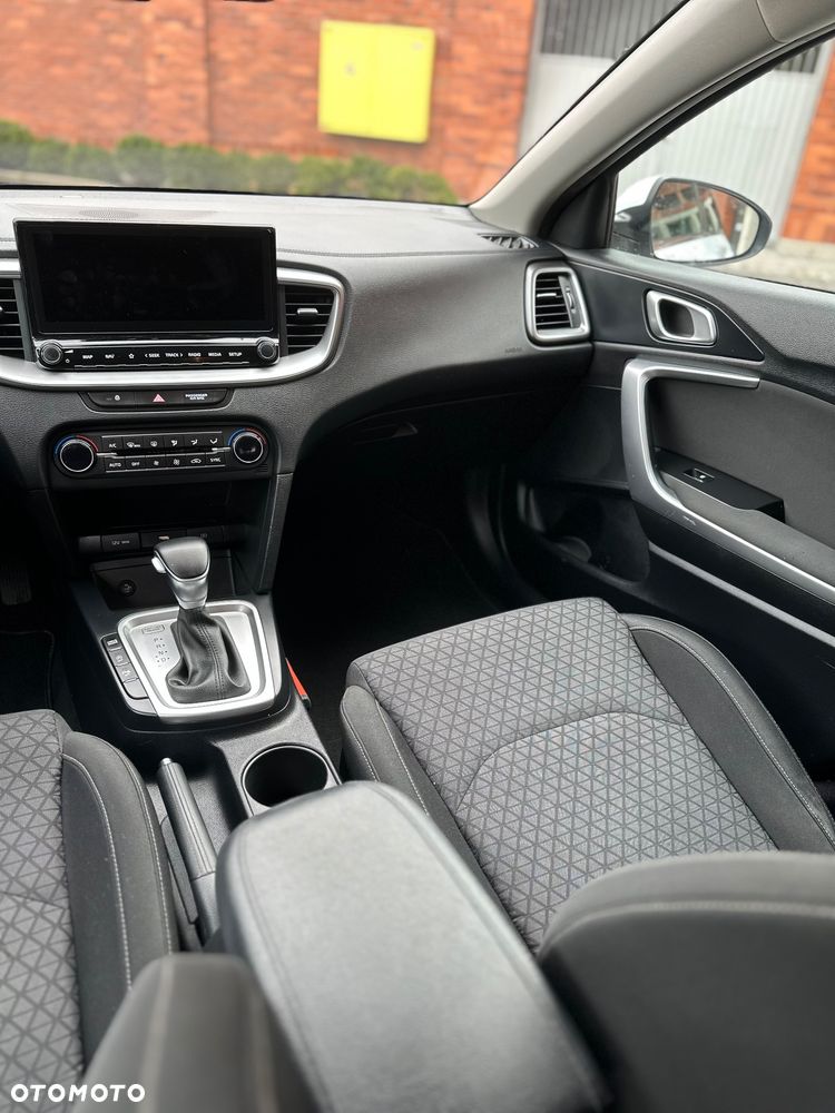 Kia Ceed 1.6 CRDi Eco-Dynamics+ (48V Mild-Hybrid) DCT7 Vision - 31